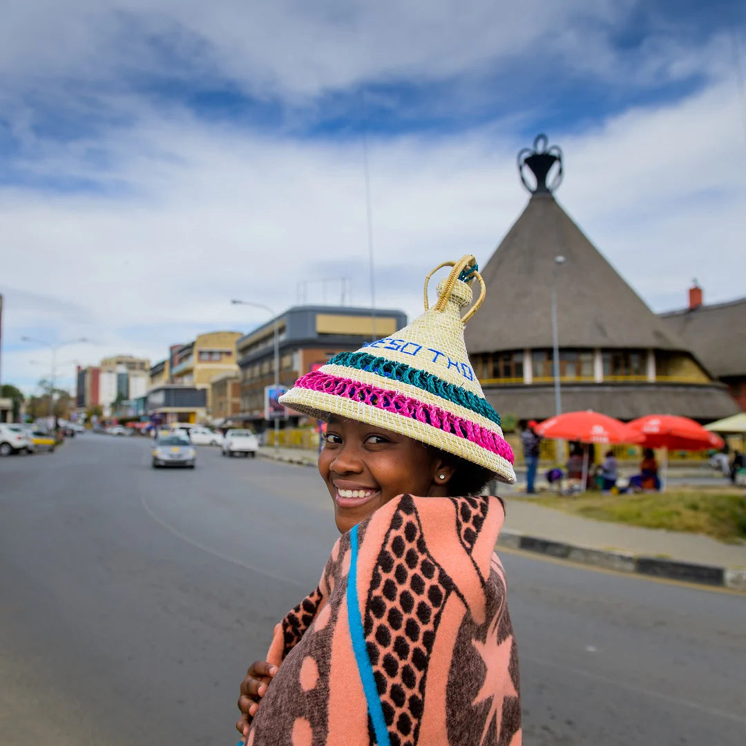 Seanamarena - Chromatic | Brown / Salmon / Peacock Blankets / Aranda