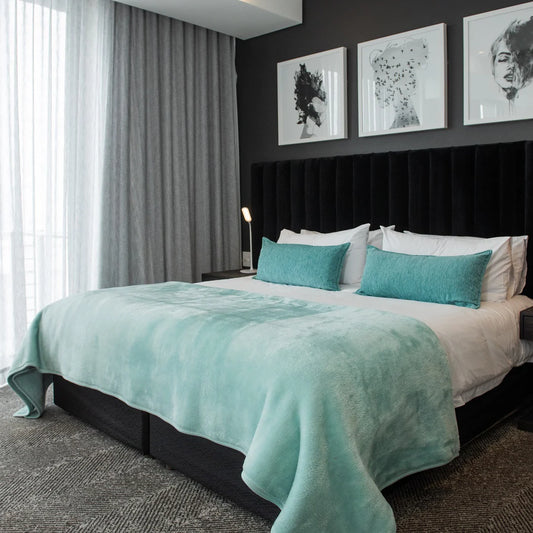 Belfiore Hotel - Plain Eggshell Blankets / Aranda