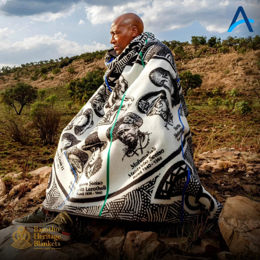 Basotho - Chabana sa Khomo | Black/Natural Blankets / Aranda