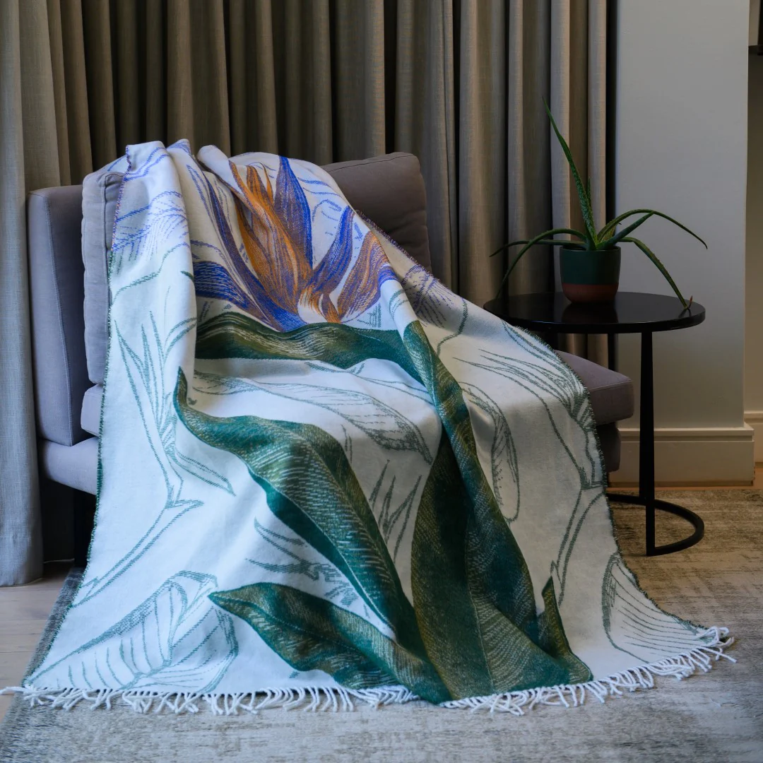Bella Vita Strelitzia Throw Blanket – My Africa Collection | Old Gold/Bottle – 100% Ultra-Soft Acrylic Blankets / Aranda