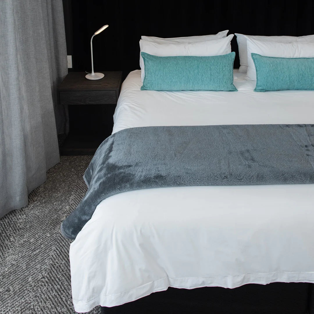 Belfiore Hotel - Plain Steel Blankets / Aranda