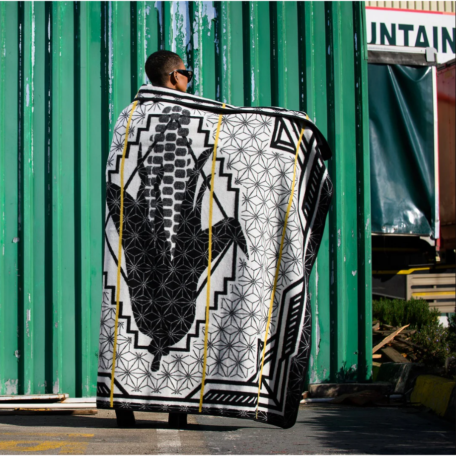 Litema | Black/Natural/Gold Blankets / Aranda
