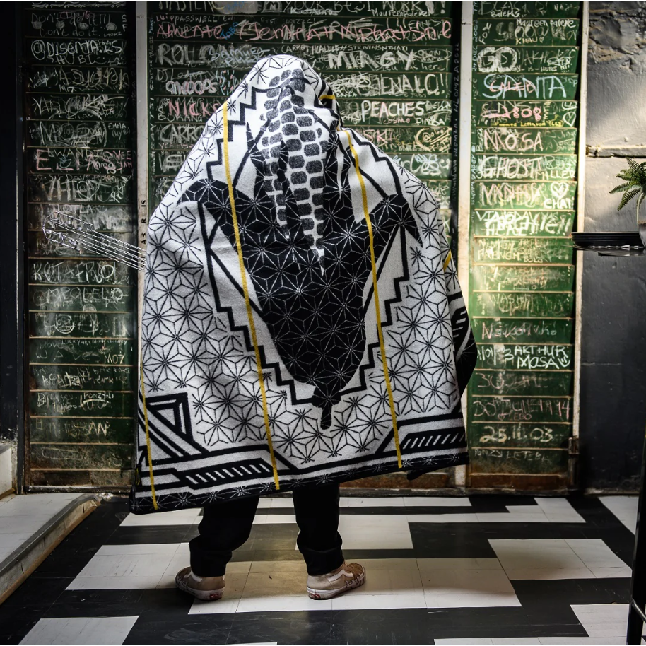 Litema | Black/Natural/Gold Blankets / Aranda