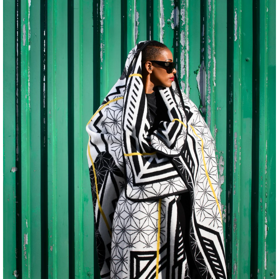 Litema | Black/Natural/Gold Blankets / Aranda