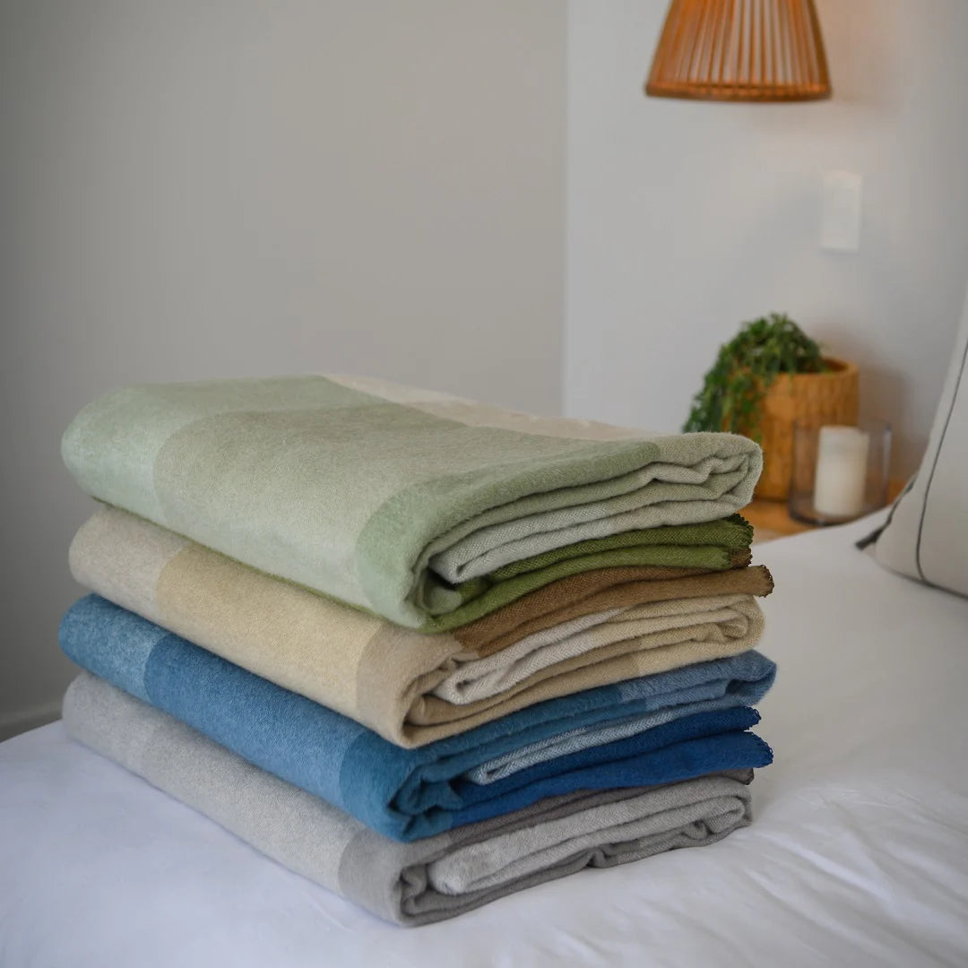 Top Suede - BS Hues | Coffee-Cobblestone Blankets / Aranda
