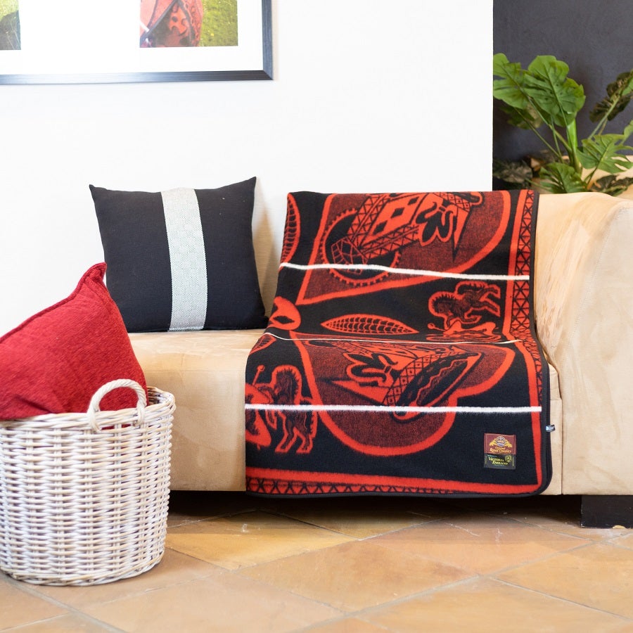 Victoria England - King's Birthday 2020 | Black/Scarlet/Natural Blankets / Aranda