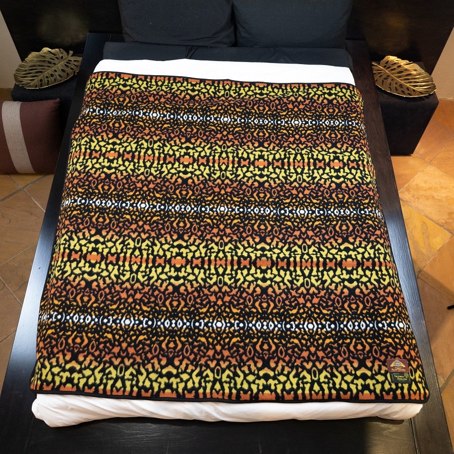 Victoria England - Skin | Black / Gold Blankets / Aranda