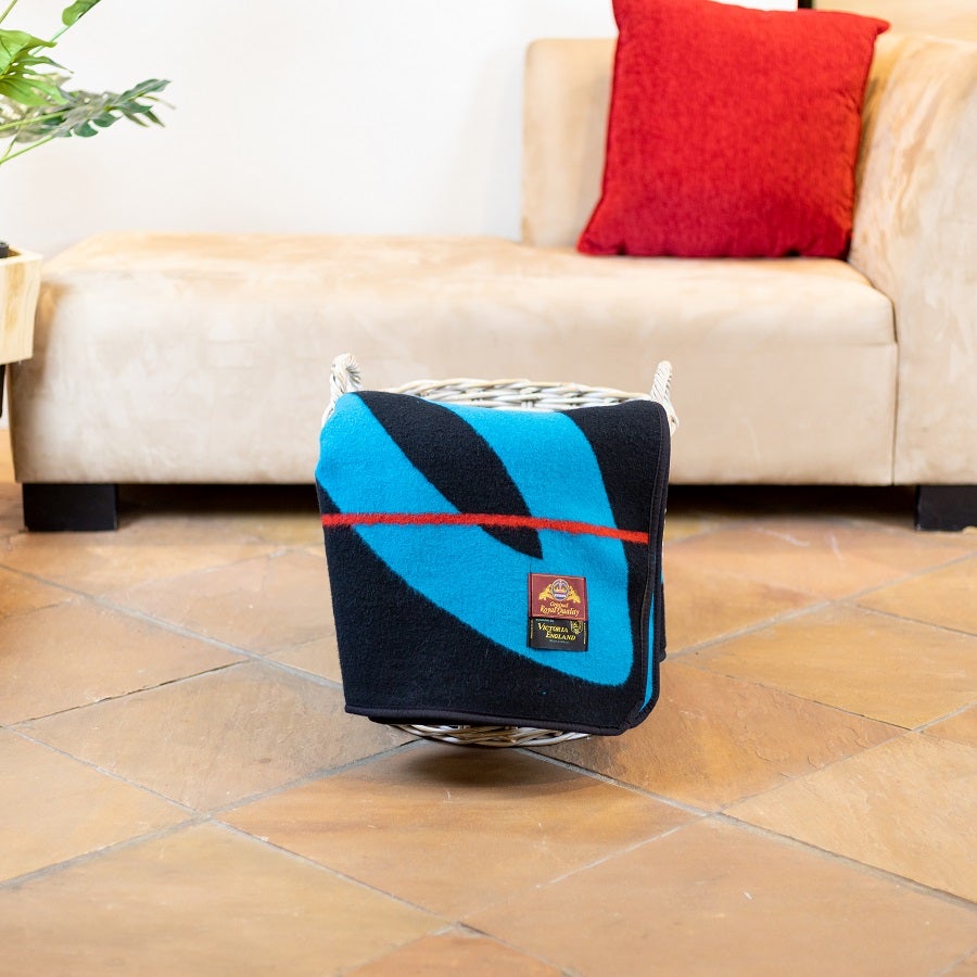 Victoria England - Crown | Black / Peacock / Scarlet Blankets / Aranda