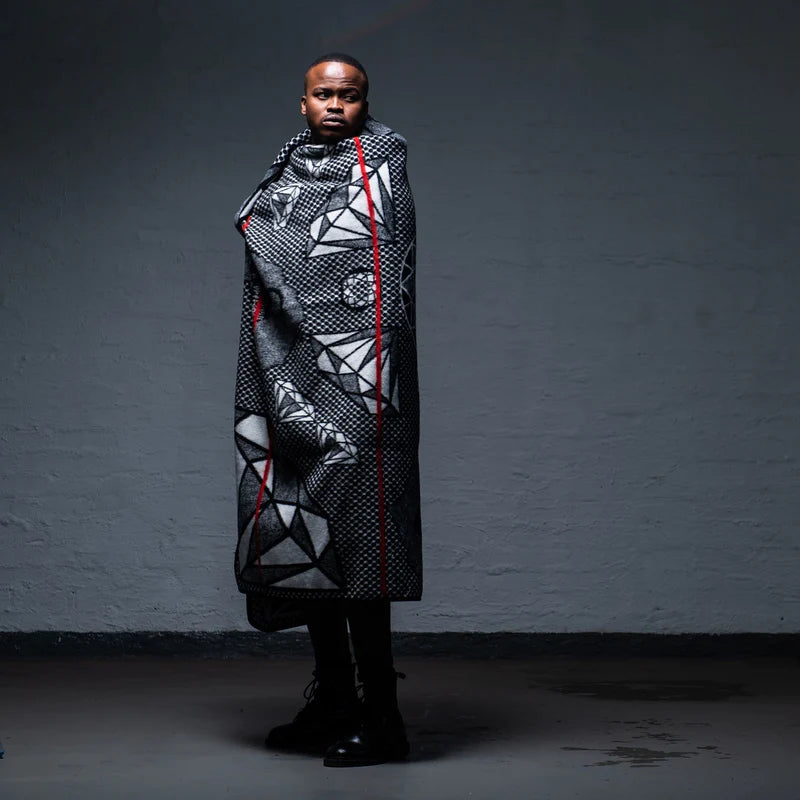 Diaspora Diamonds | Black / Natural / Scarlet Blankets / Aranda