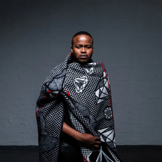 Diaspora Diamonds | Black / Natural / Scarlet Blankets / Aranda