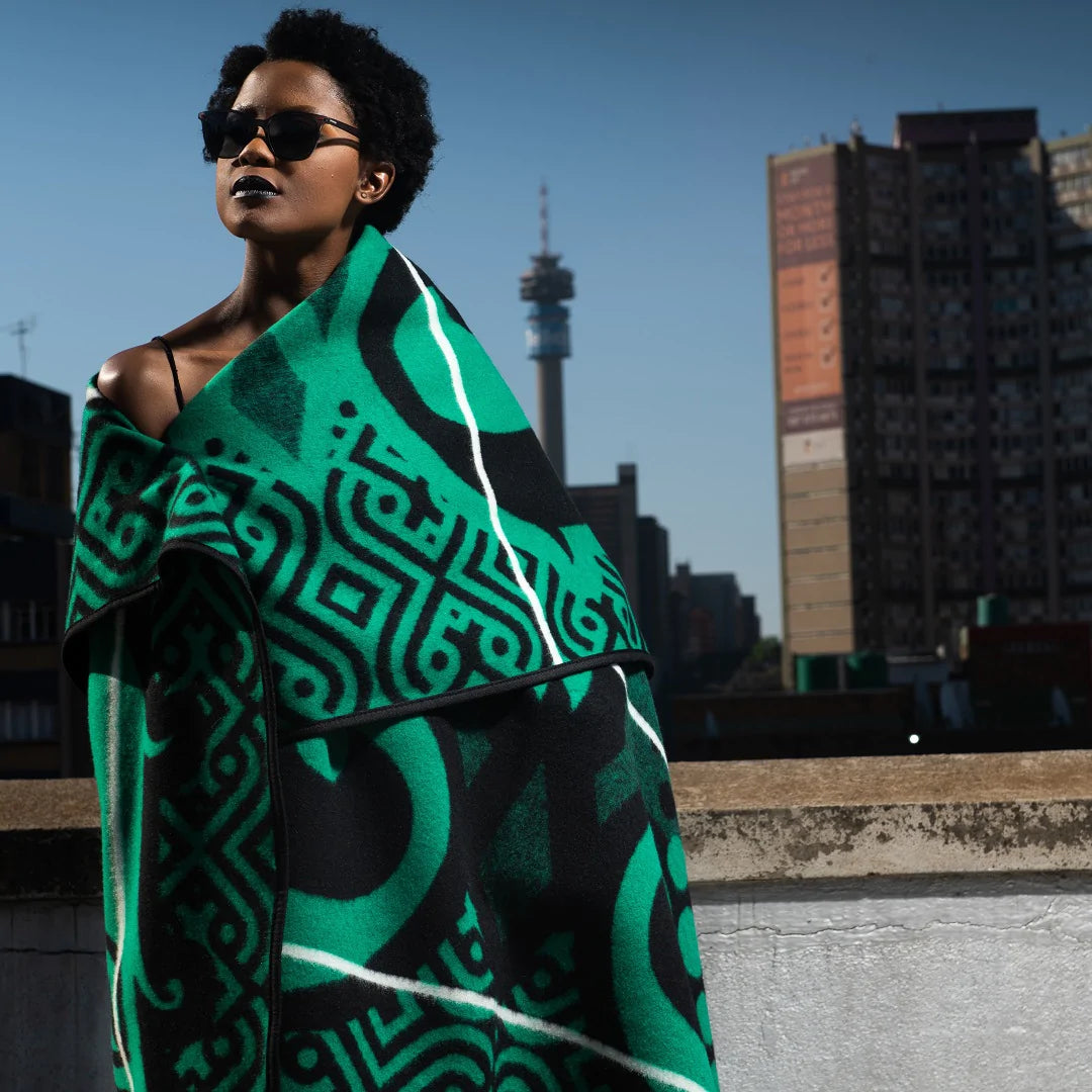 Majabajaba Black / Emerald / Natural Blankets / Aranda