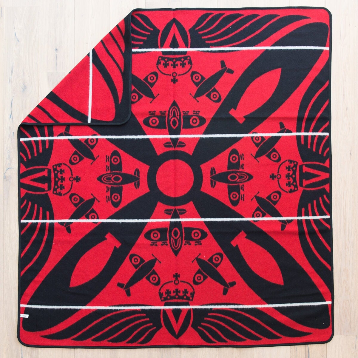 Victoria England - Spitfire | Scarlet / Natural Blankets / Aranda