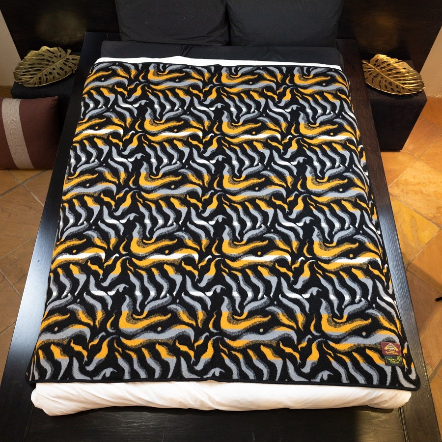 Victoria England - Flame | Corn / Light Grey Blankets / Aranda