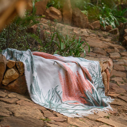 Bella Vita Aloe Ferox Throw Blanket – Xhosa Warrior-Inspired Geometric Design – 100% Ultra-Soft Acrylic – My Africa Collection