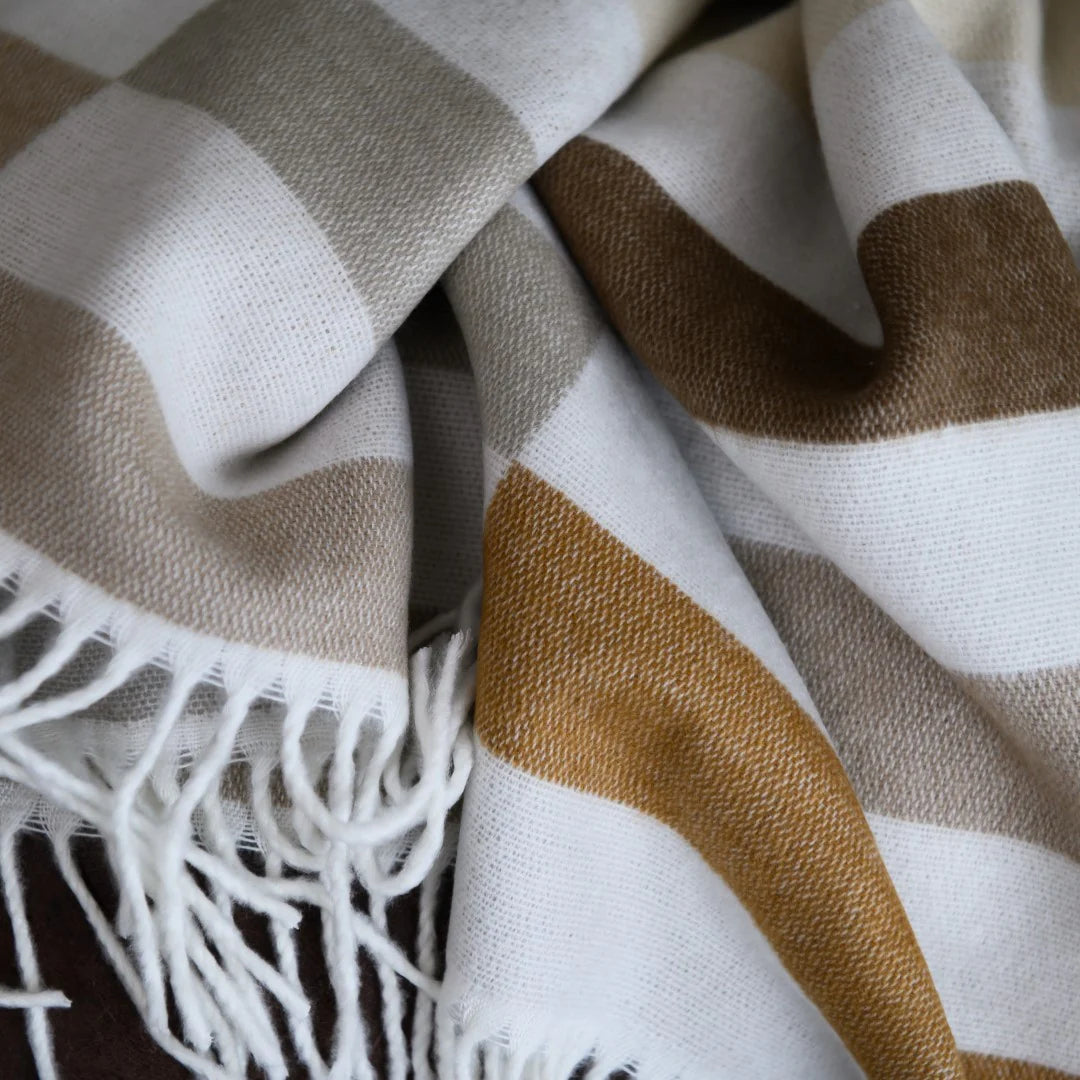 Bella Vita Sequence Coffee Cobblestone throw in intricate jacquard design
