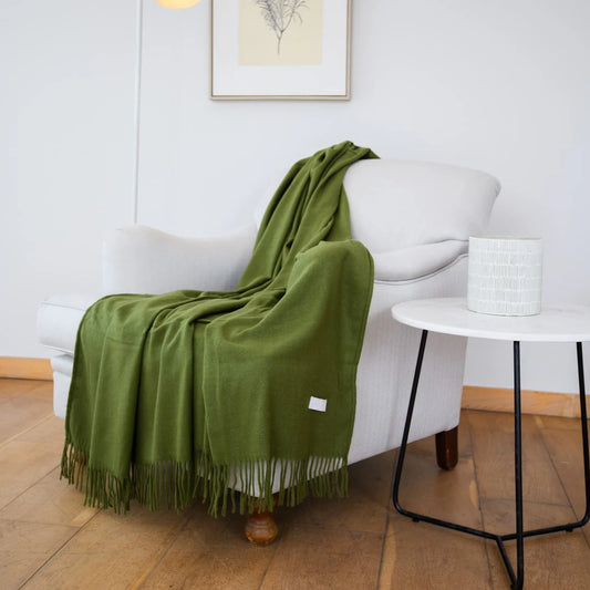 Melody Plain Throw in Hunter – deep forest green acrylic