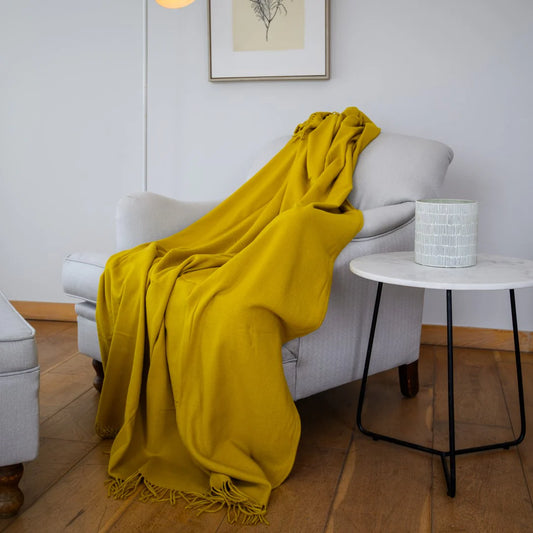Melody Plain Throw in Nugget Gold – plush acrylic warmth