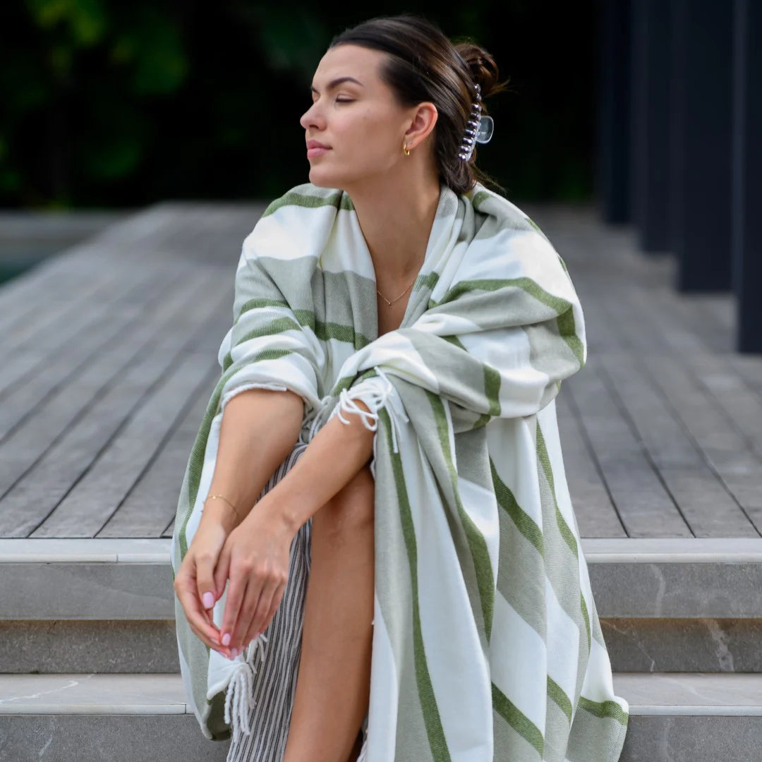 Melody – Underline | Hunter / Olive Blankets / Haven & Earth