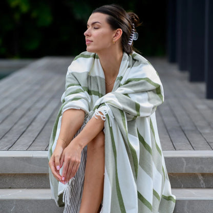 Melody – Underline | Hunter / Olive Blankets / Haven & Earth
