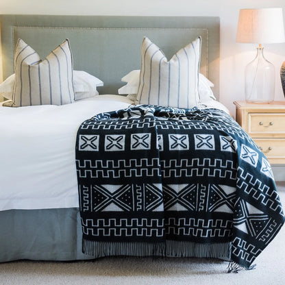 Amanda Mud Cloth Throw Blanket – Black & Natural African Design – Plush 100% Acrylic