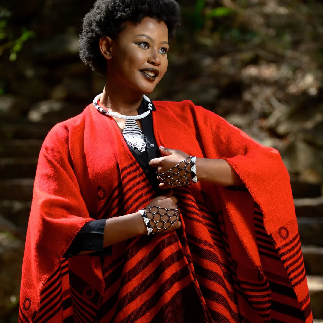 High Bulk Jacquard Wrap – Xhosa | Black/Bengal Red Blankets / Aranda